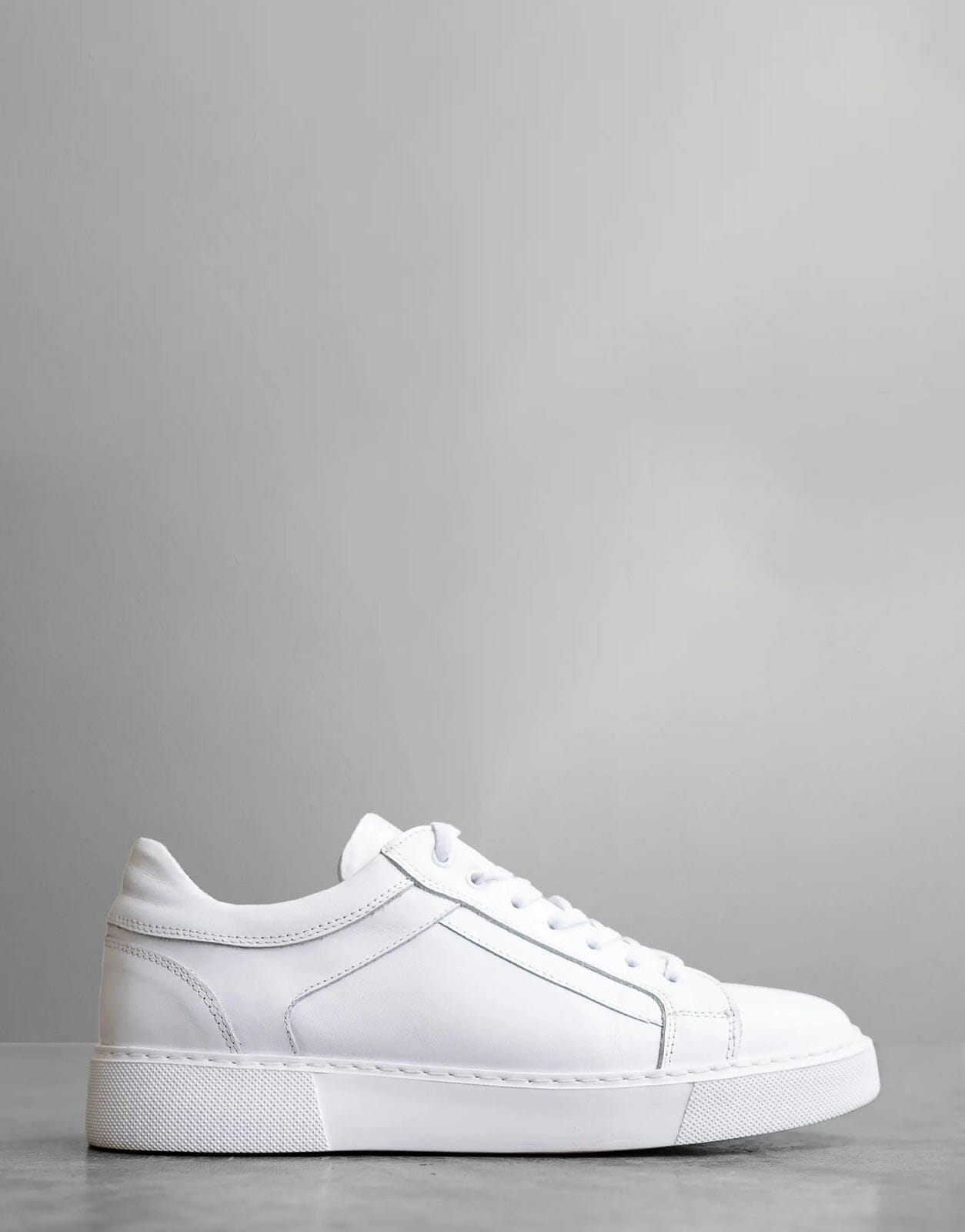 Fade Iconic White Sneakers - Subwear